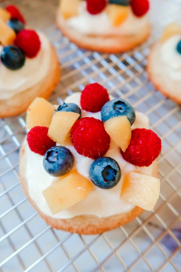 Gluten Free Fruit Pizza - Mini Fruit Pizza Recipe