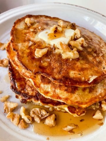 Banana Oat Pancakes from Wonders of Cooking food blog, flourless pancakes, five ingredient pancakes, gluten free pancakes